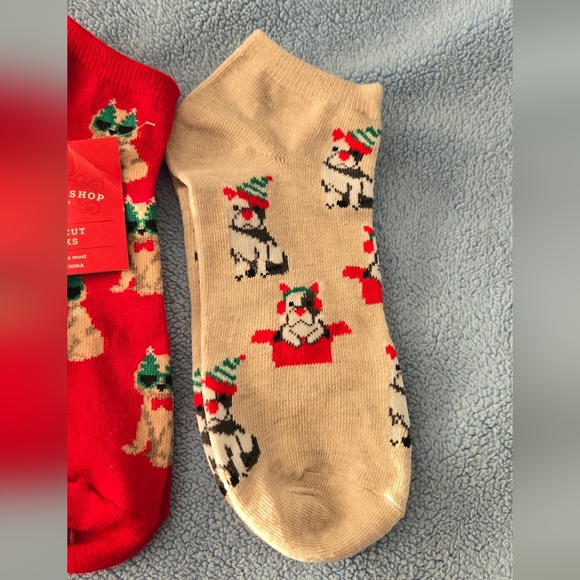 Christmas 🎄 Dog Print Socks - Green, Red, and Tan • NEW - Picture 5 of 7